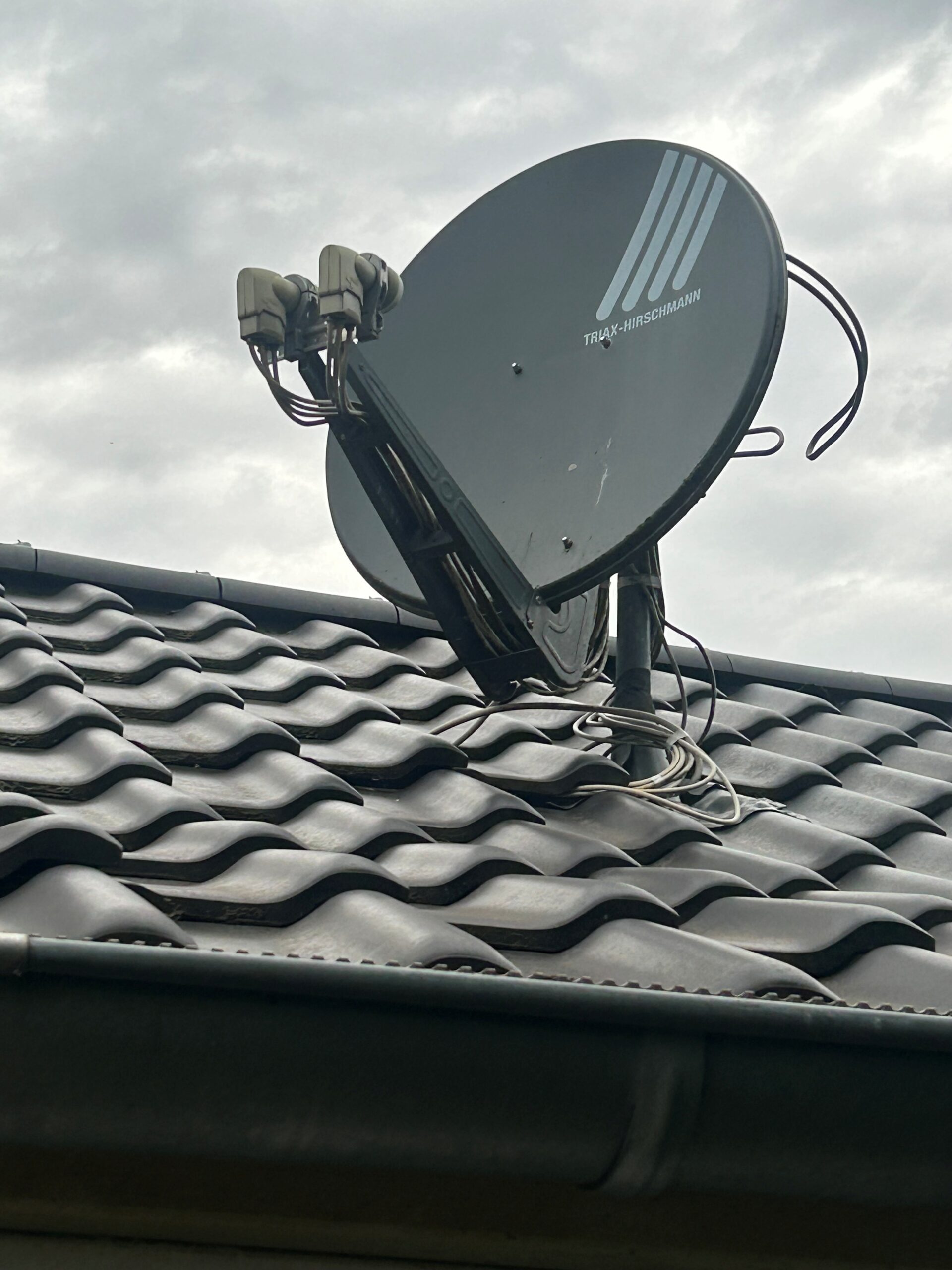 Satellitenanlage beim SAT-Service-Einsatz in Düsseldorf-Wittlaer